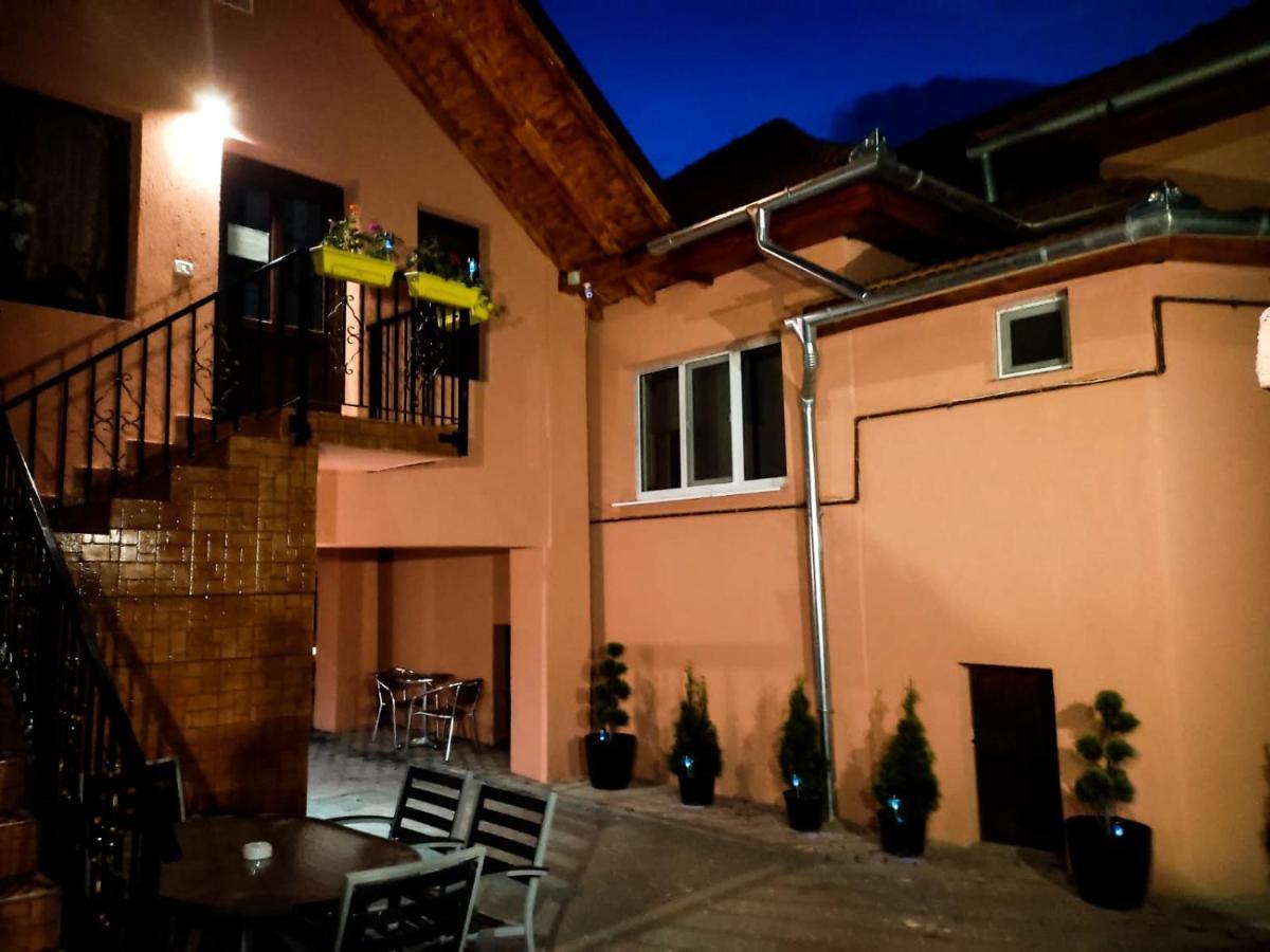 Calypso Rooms Făgăraş Dış mekan fotoğraf